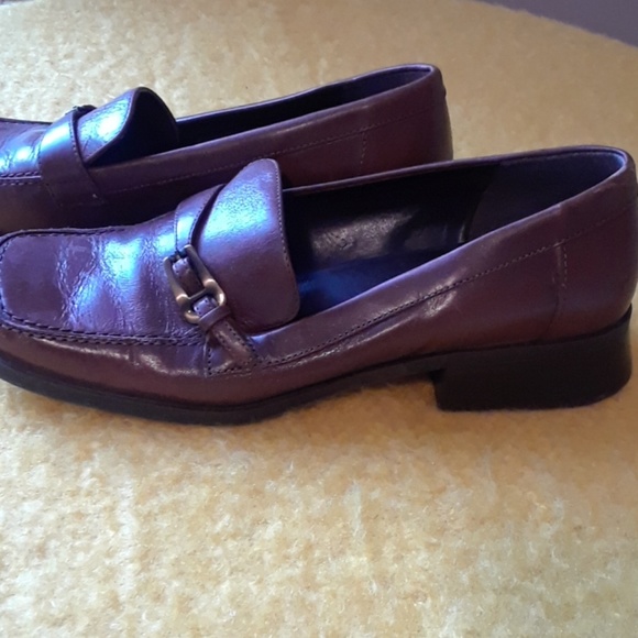 Shoes - Picture 3 of 4